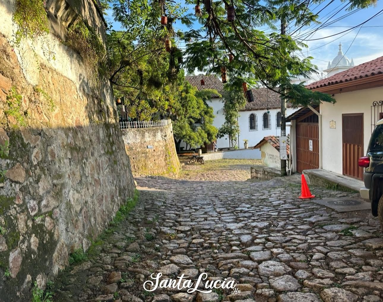 Paseo colonial de Santa Lucía